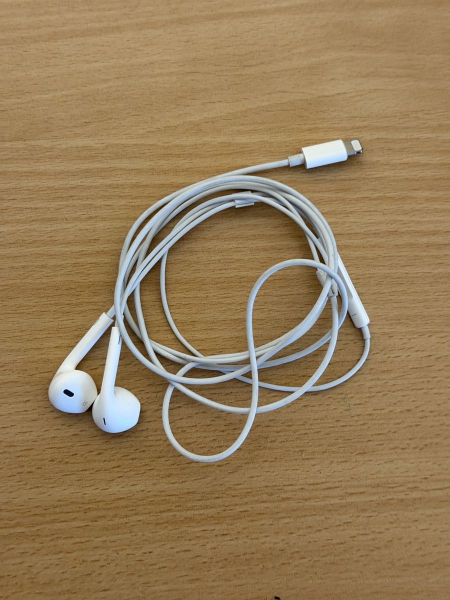 Apple Kopfhörer: Apple EarPods Lightning Anschluss – Gebraucht aus Bonstetten von man_zrt7 5