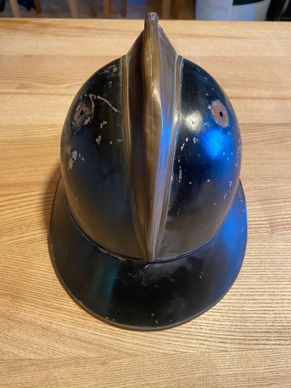 Pompieri: Antiker Metall-Feuerwehrhelm – Usato da Röschenz venduto da Tashroal