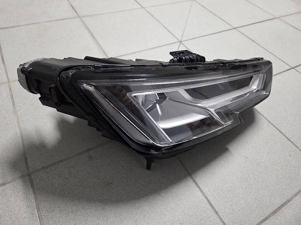 Audi Fari: Audi A4 B9 LED Scheinwerfer rechts – Usato da Oberurnen venduto da vet_6skr