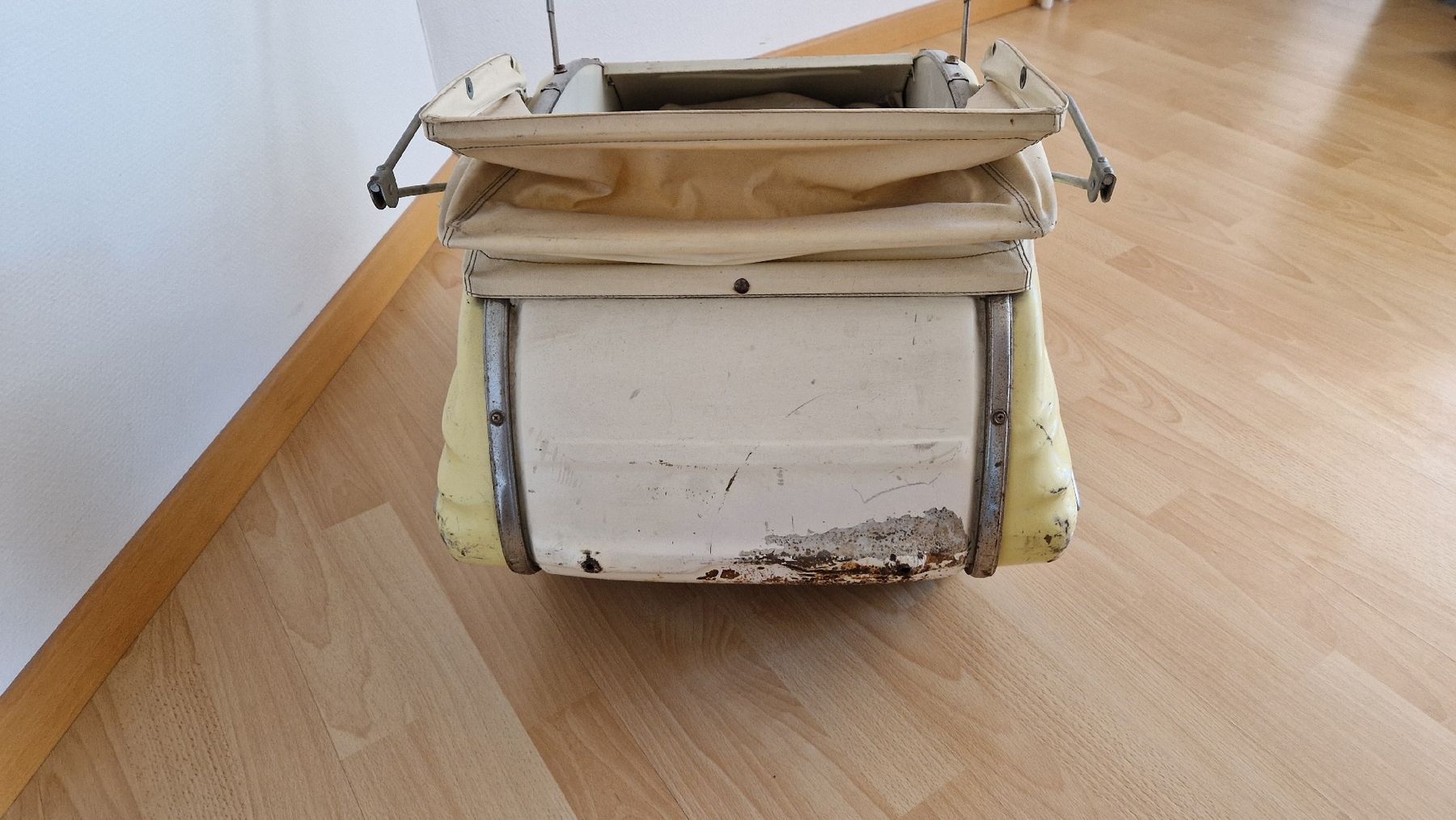 Carrozzine per bambole: Puppenwagen antik – Usato da Goldach venduto da nimsaj1 4