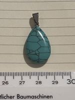 Joli pendentif pierre turquoise + cordon noir 42 cm+ 5 cm