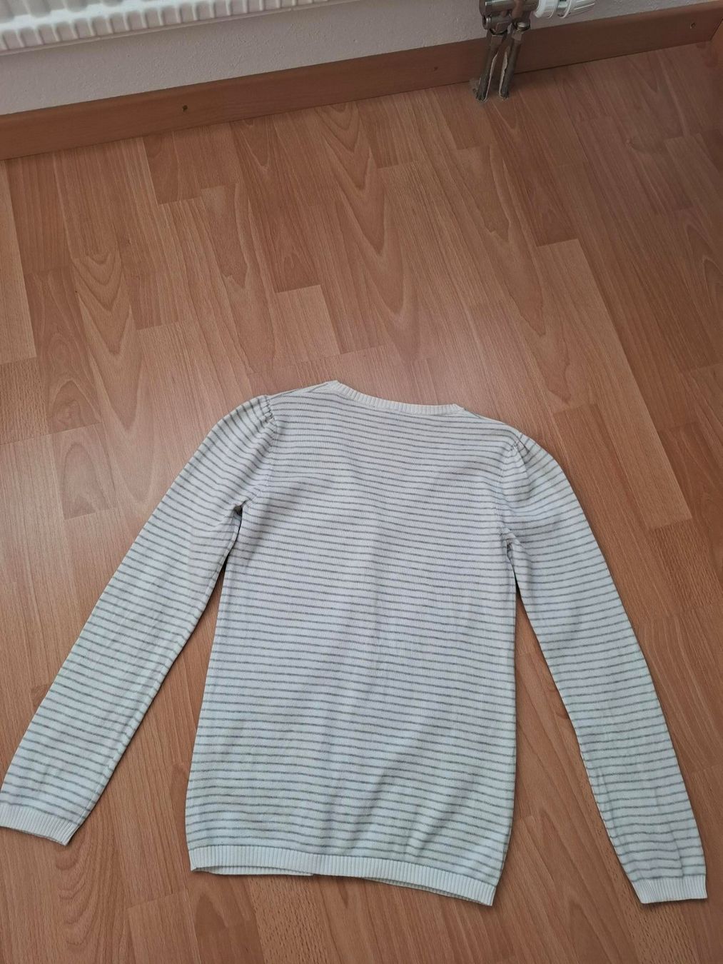 Altro abbigliamento per bambina: gilet fille – Usato da Porrentruy venduto da Piquetix 1