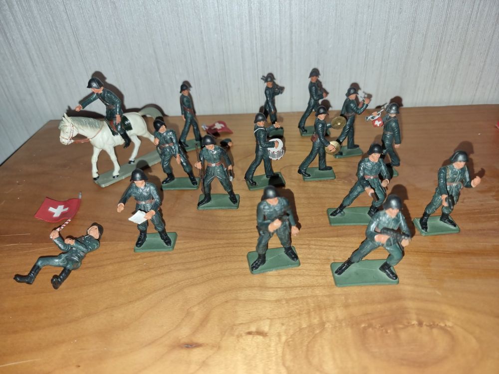 Soldat Suisse Starlux - Officier à Cheval - Armée Étrangère - 1/32 (60mm) - Rare