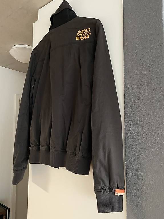 Superdry Giacche: Superdry Herren Jacke M – Usato da oensingen venduto da df1988 2