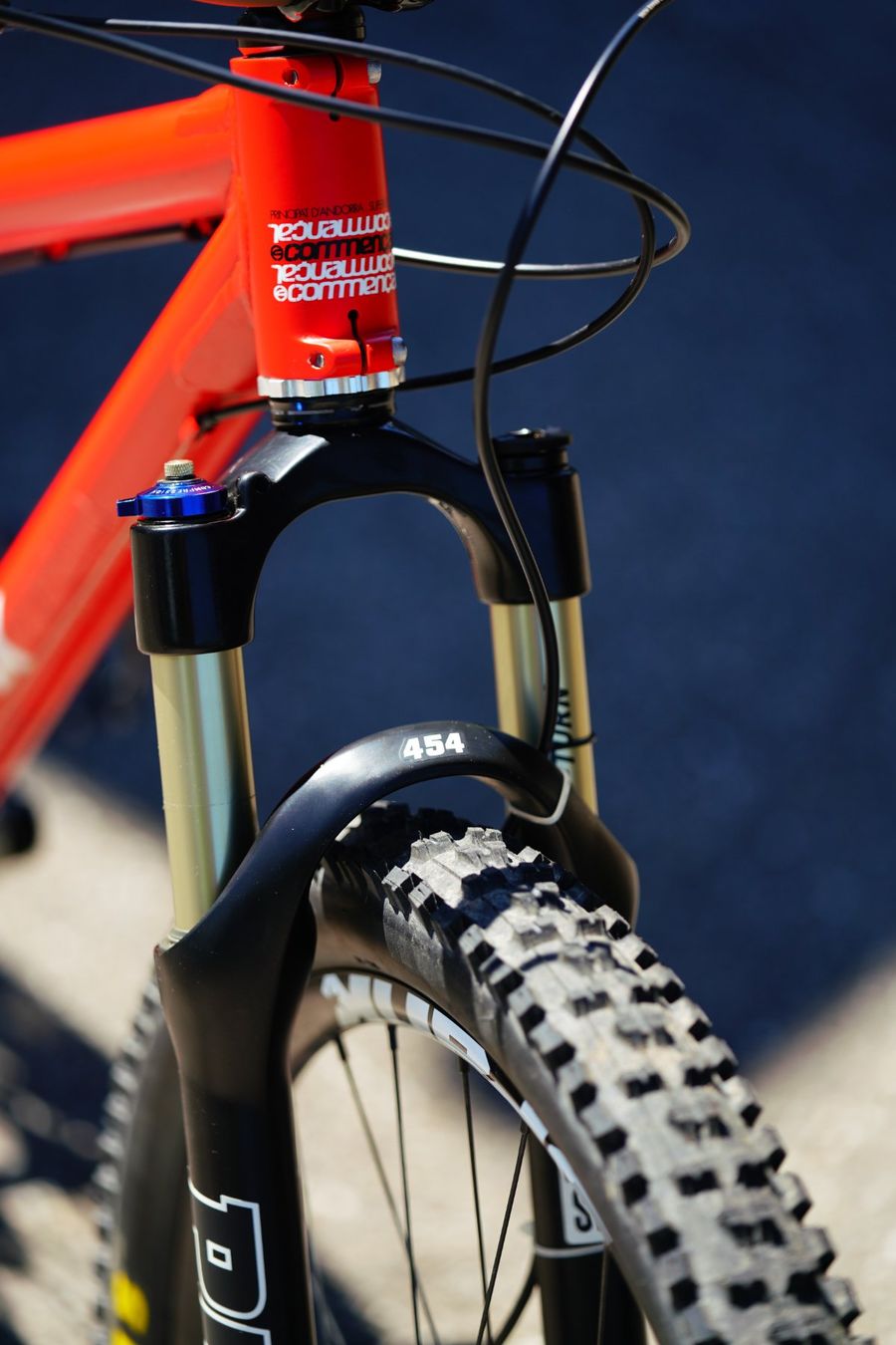 Commencal Biciclette: Commencal Absolut 4X — Custom Nostalgia Build – Usato da Baar venduto da tho_kvv7 2
