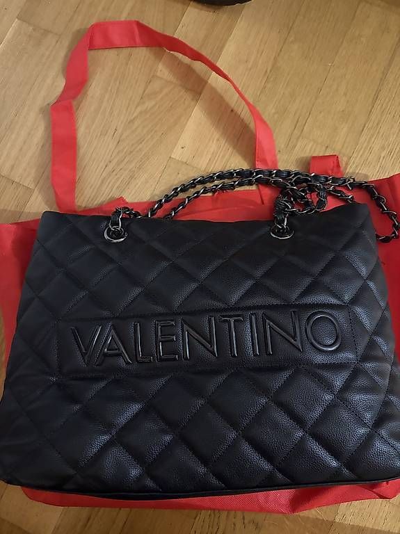 Sacs femmes: Valentino Tasche schwarz – Neuf avec emballage d'origine à Amriswil par Lissa12