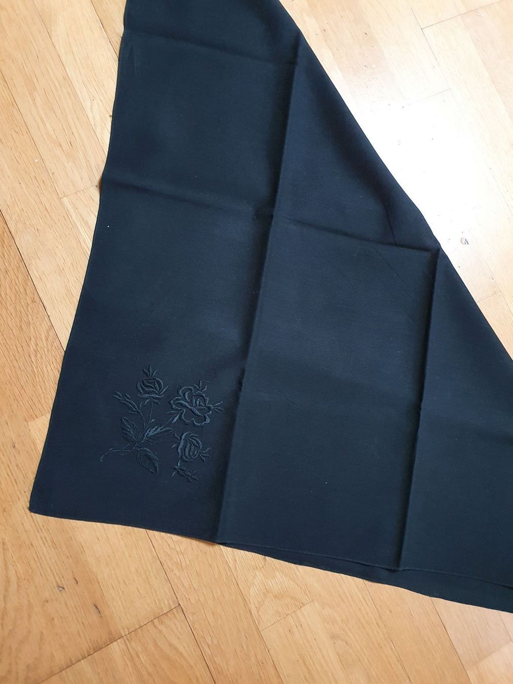 Foulards, Tücher & Schals: Vintage Ur,uralter bestickter Lumpen – Gebraucht aus Ferden von jemyce 2