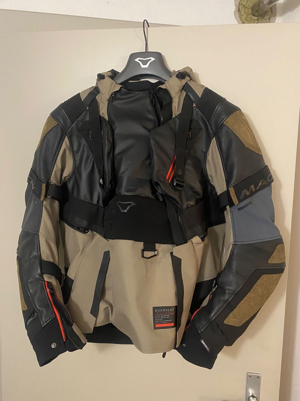 Vestes: Macna Tryton NightEye-M Schwarz/Olive, Textil/Leder – Neuf (Voir description) à Luzern par noa_p6l2
