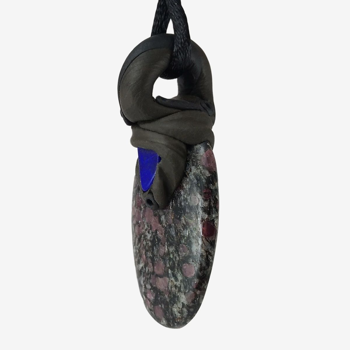 Pietre preziose: Spinell Steinanhänger in Matrix mit eingefasstem Lapislazuli – Nuovo e nell'imballaggio originale da Meilen venduto da Kaleidoskopia 1