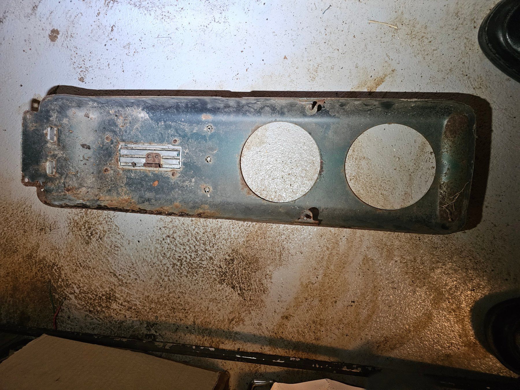 Tutti pezzi di ricambio auto: Oldtimer Armaturenbrett Blende 50er Jahre – Usato da Rottenschwil venduto da epaveart