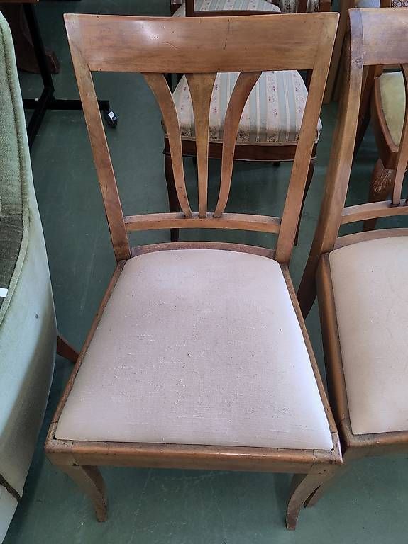 Stühle: Biedermeier Stühle 2er Set mit weissem Stoffbezug – Gebraucht aus Pratteln von Cartonsducoeur_bl 2