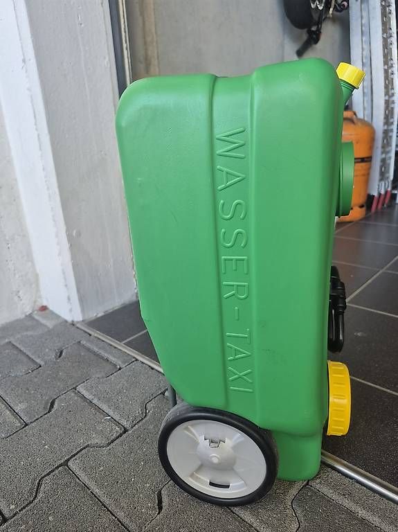 Abbeveratoi e trogoli: Abwassertaxi 25 Liter – Usato da Hüttikon venduto da Gizmo28