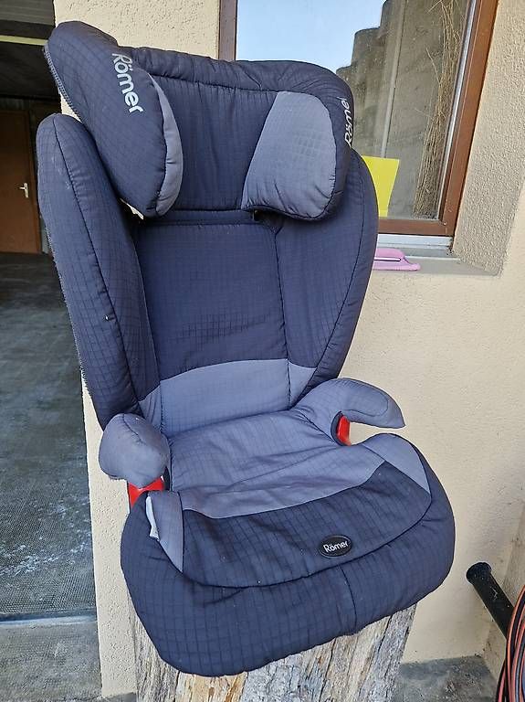Seggiolini per auto: 2 Sièges enfant à donner – Usato da Vufflens-la-Ville venduto da jea_6xps