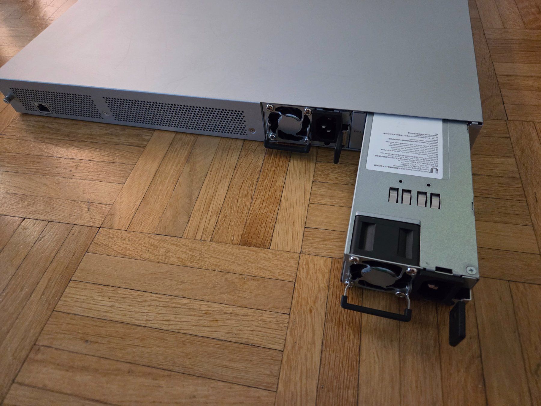 Ubiquiti Modems & Routeurs: Ubiquiti Cloud Key Enterprise (CK-Enterprise) – D'occasion à Fehraltorf par Tracker 2