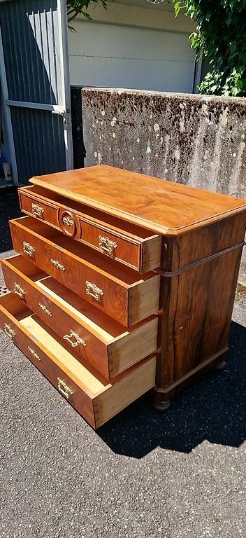 Commodes: Kommode aus Nussbaum – D'occasion à Suhr par mel_d6h8 1