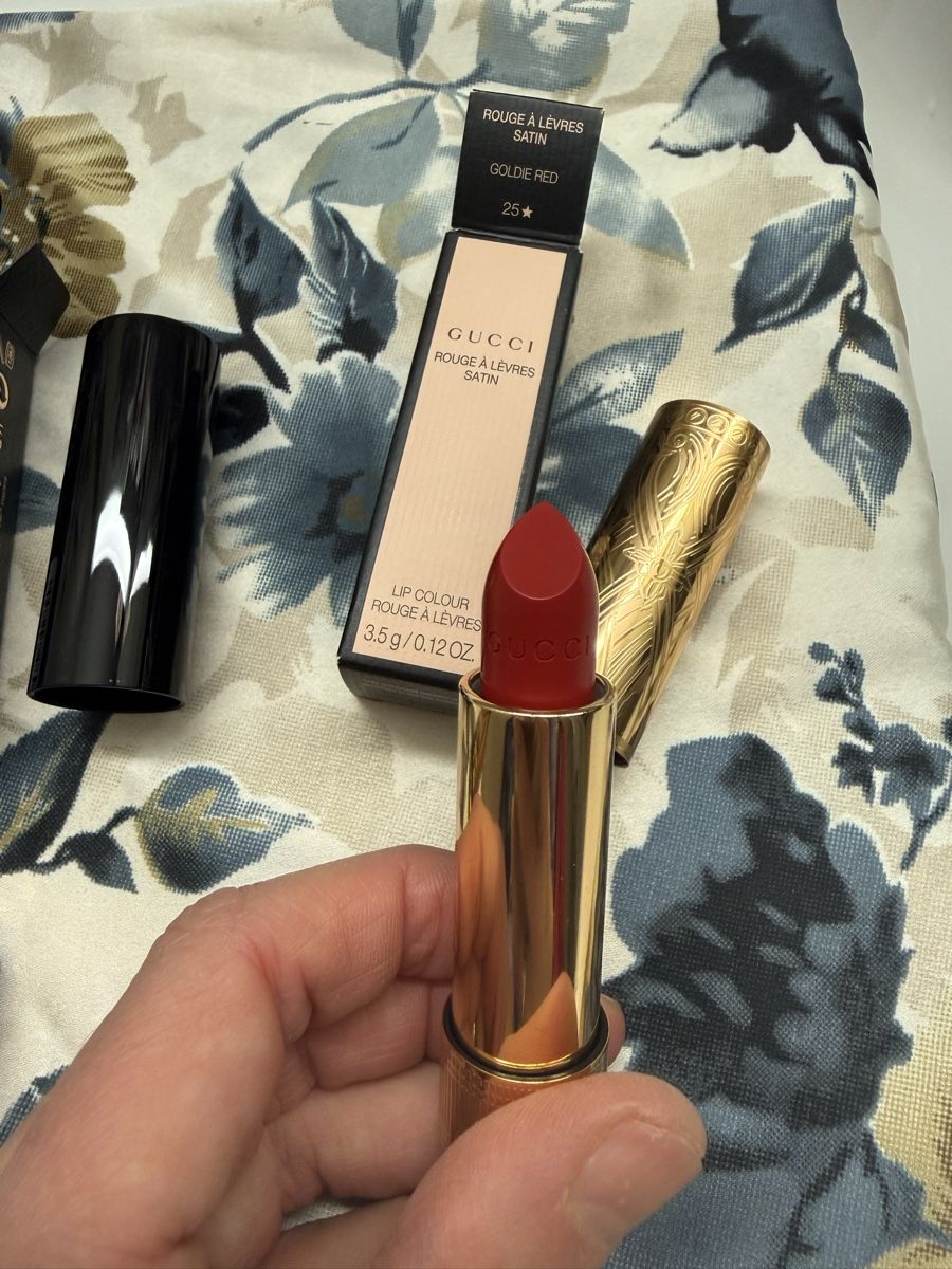 Gucci Make-up: Gucci Lippenstifte in rot – Nuovo e nell'imballaggio originale da Buch am Irchel venduto da Sweetharth 3