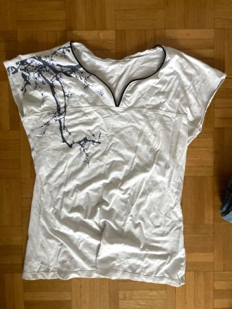 T-Shirt mit Kragendetail