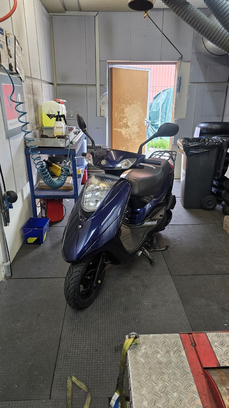 Yamaha Scooter: Yamaha Roller 125ccm – Usato da Oberentfelden venduto da justindiethelm