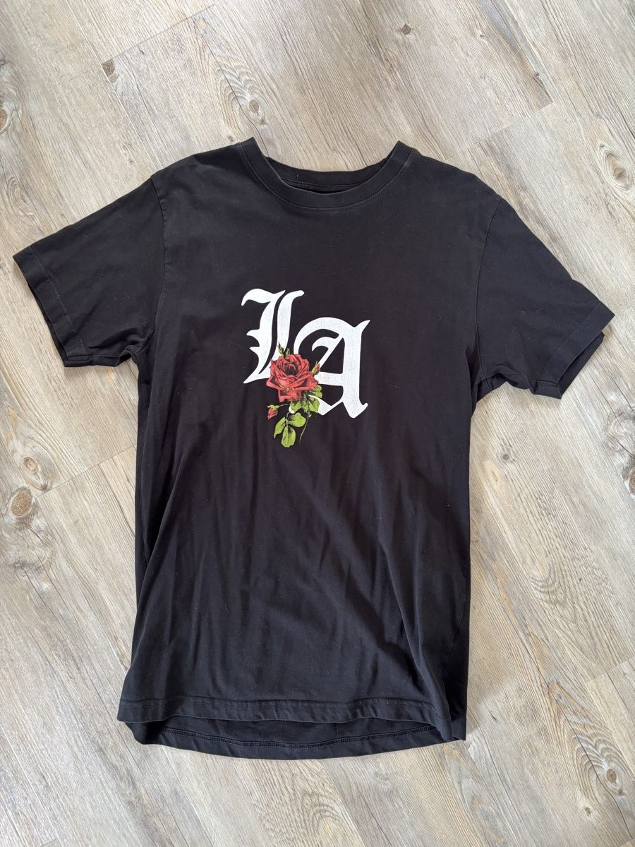 T-shirt: Tshirt – Usato da Schaffhausen venduto da lua_9yfq