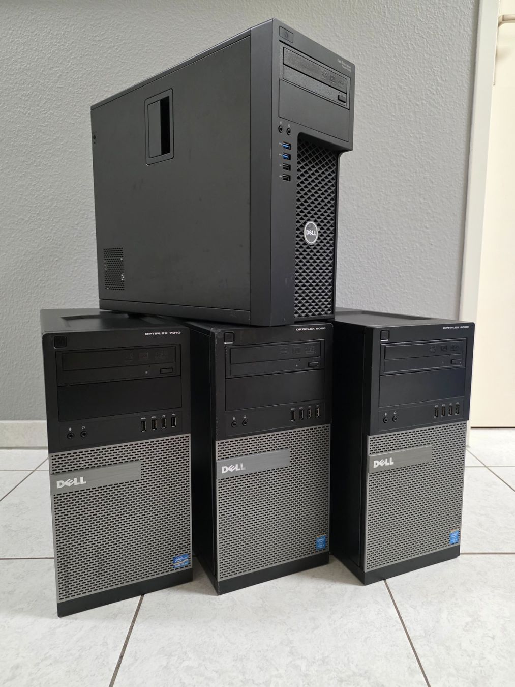 Dell PC: Zum Verkauf stehen 4 Dell Tower-PCs – Usato da Lausen venduto da -Vendetta-