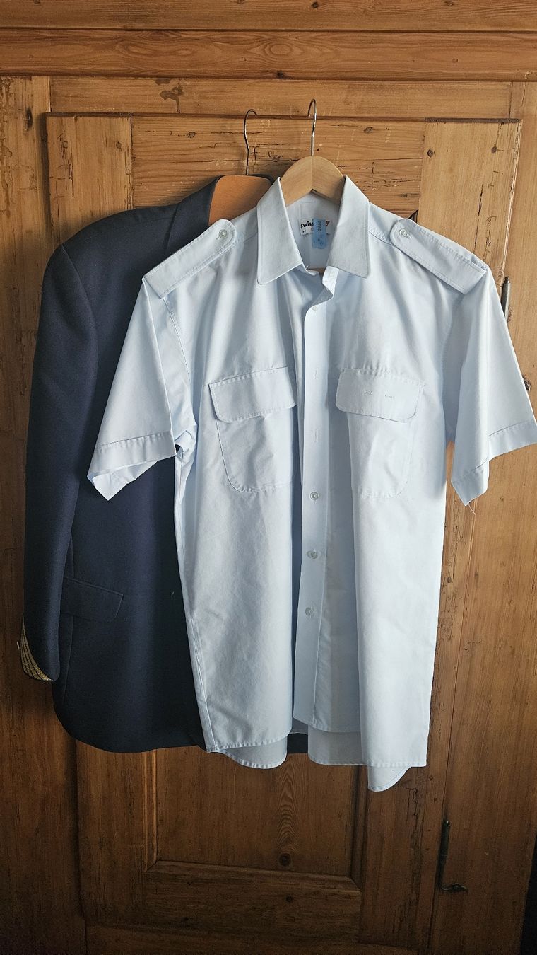Swissair Uniformi: Swissair Piloten Uniform vintage Grösse 52 – Usato da Ettingen venduto da samiba 6