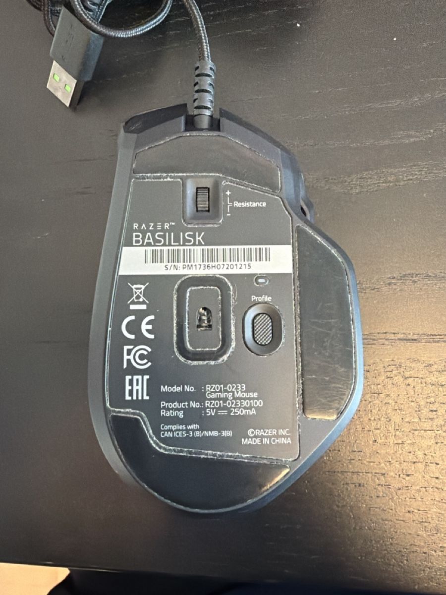 Razer Souris: Razer Basilisk Gaming Mouse USB Kabel Schwarz – D'occasion à Hünenberg par RomanLi 2