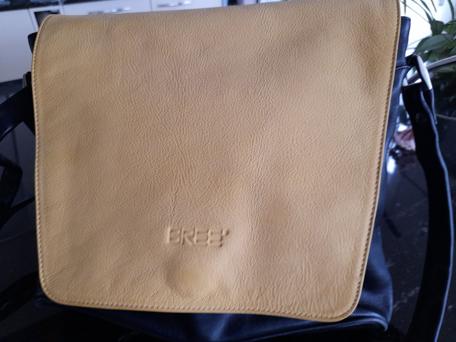 Bree Borse da donna: BREE Ledertasche Damen, schwarz, rot, gelb – Usato da Männedorf venduto da Igel24 1