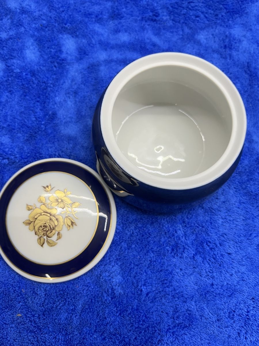 Zuccheriere: Hübsche Zuckerdose blau/weiss mit Goldrand – Usato da Rotkreuz venduto da Migu2012 2