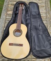 Cuenca Gitarre (mit Hülle und Plektron)