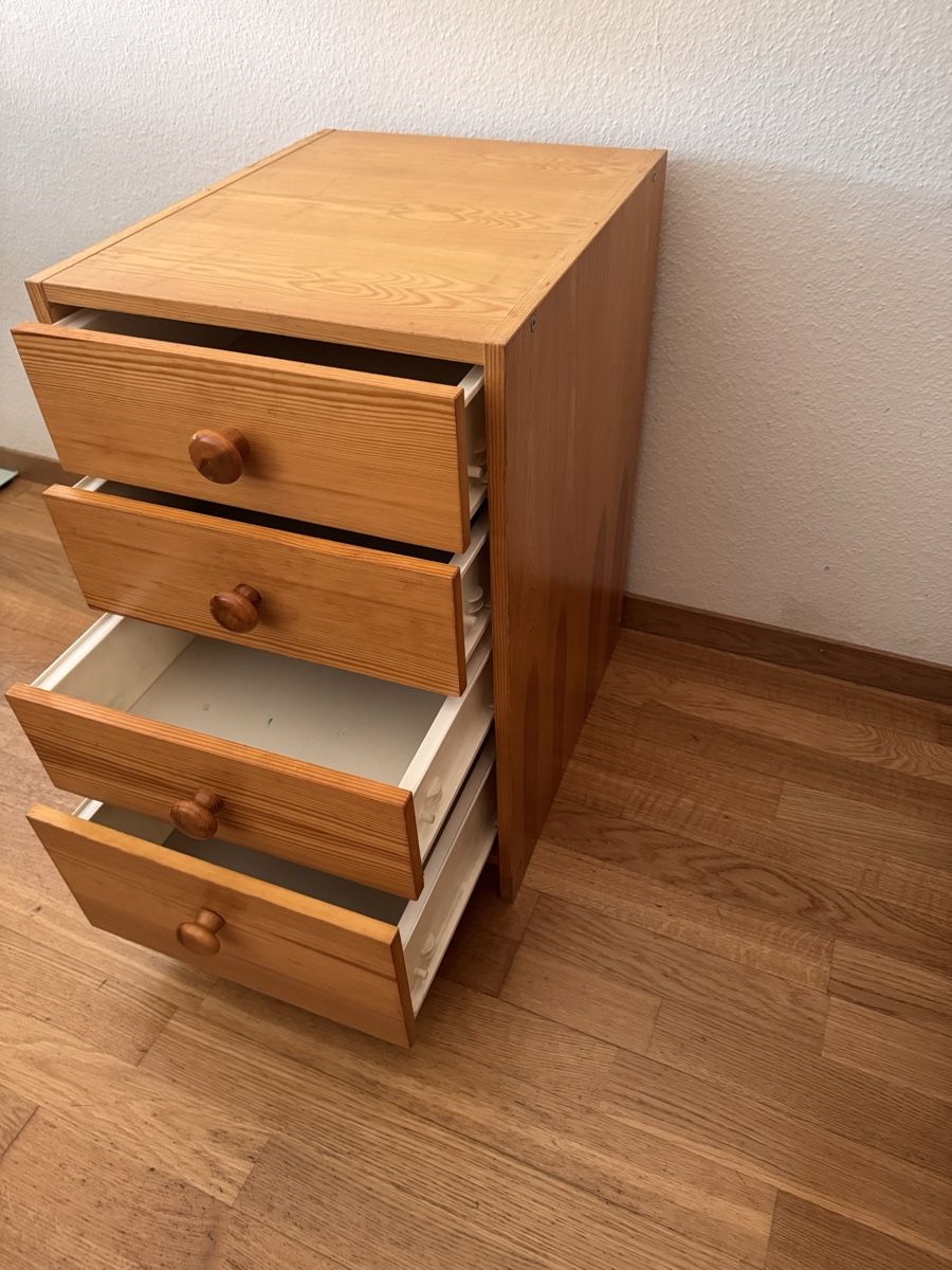 Ladenausstattungen & Messebau: Schubladenkorpus – Gebraucht aus Zürich von benno-s