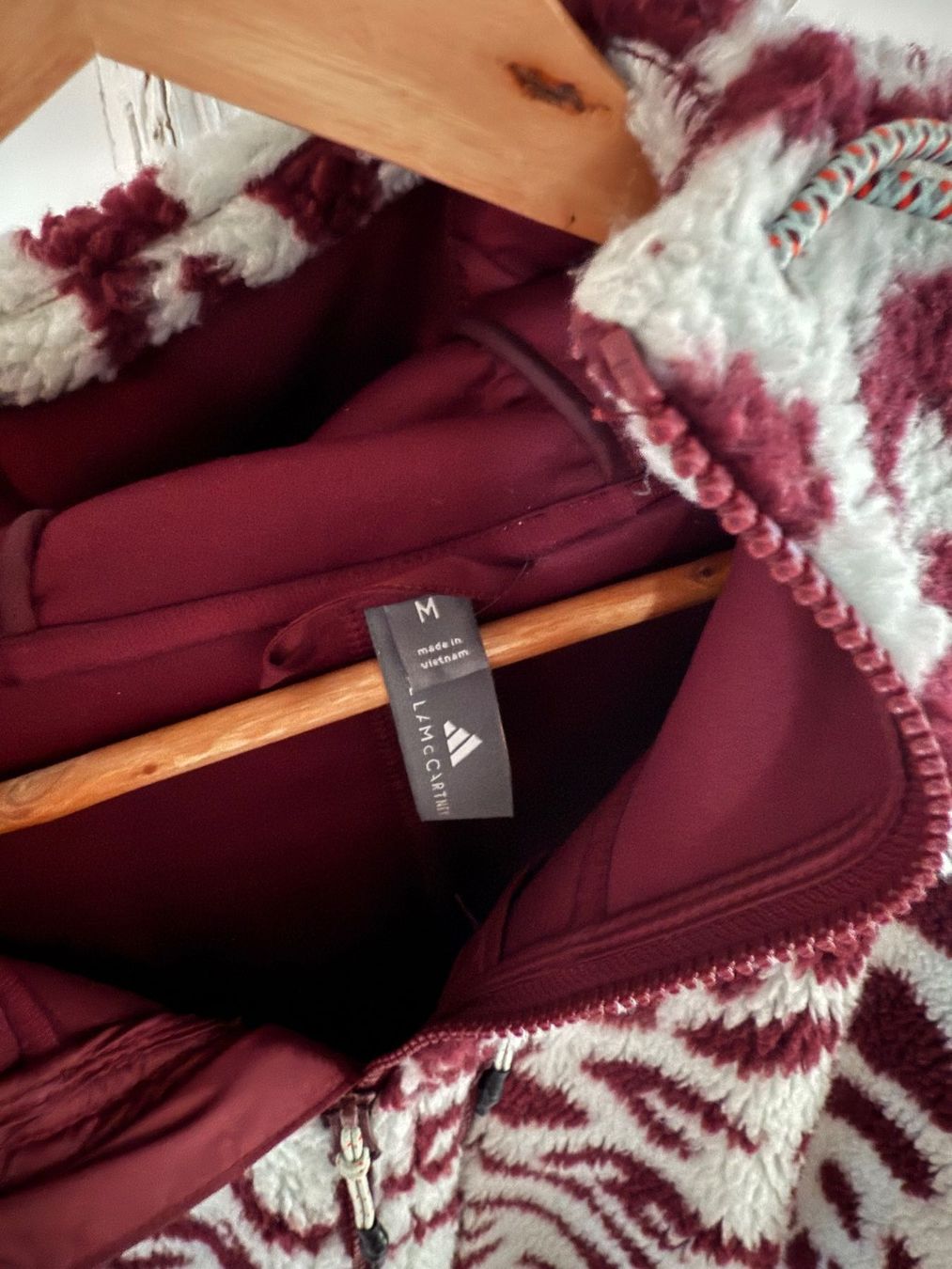 Stella McCartney Giacche: Stella McCartney Winter Jacke mit Kapuze, Grösse M – Usato da Unterägeri venduto da Lerchemeerenge 2