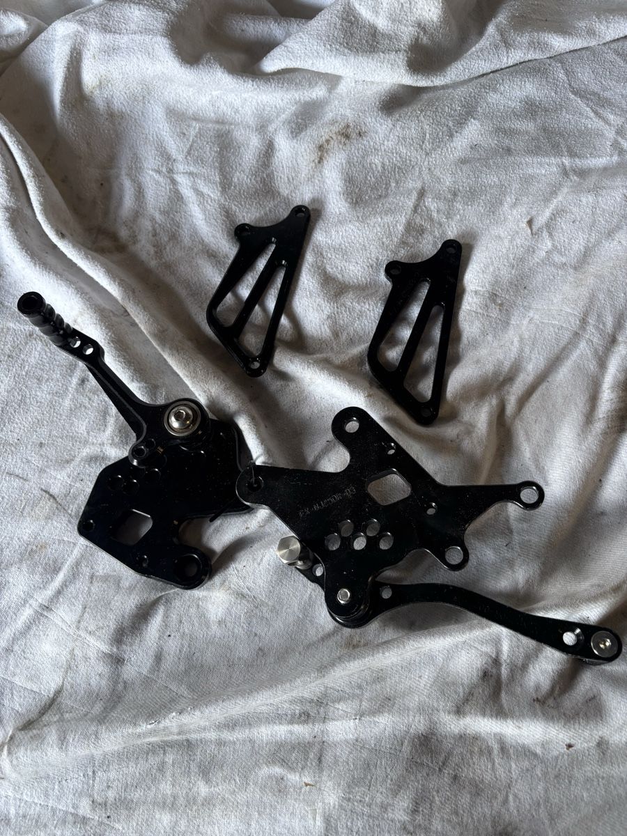 Tutti i ricambio per moto: Fussrasten – Difettoso da Schötz venduto da Harley35
