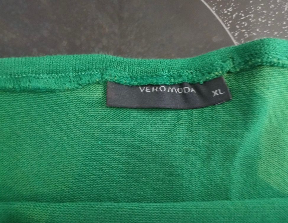 Vero Moda Top: 3 Tops Schulterfrei – Usato da Muensingen venduto da drleevsy 2