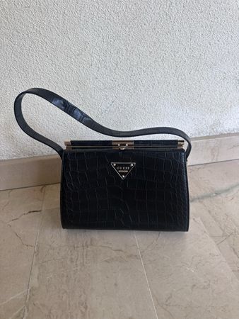 Sac à main chic Guess noir croco - comme neuf (peu utilisé)