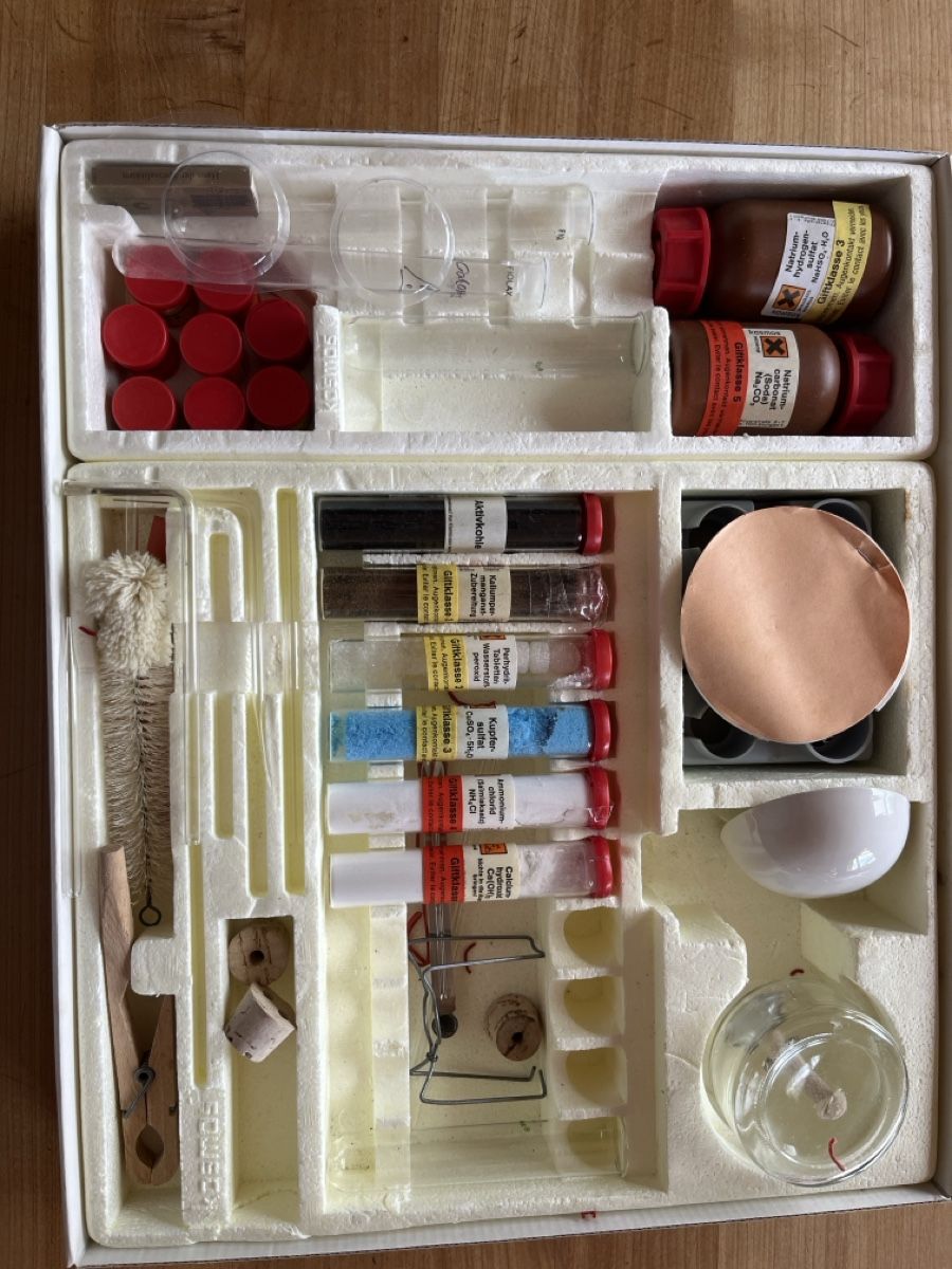 Kit di costruzioni: Kosmos Experimentierkasten Chemie 1987 – Usato da Lichtensteig venduto da jumisajoja 1