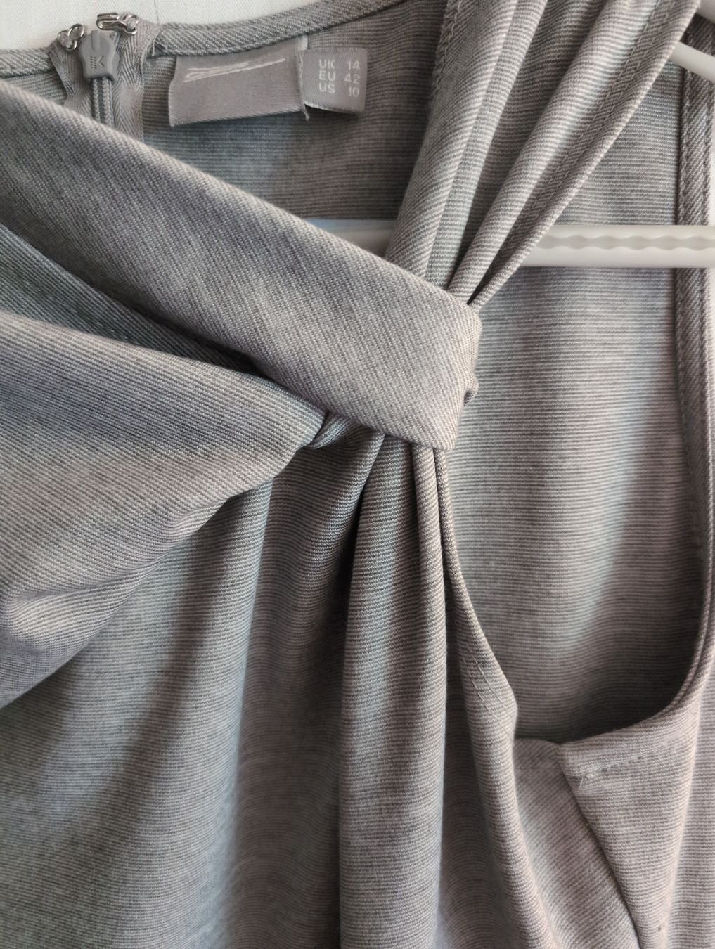 Asos Vestiti: Elegantes, graues Kleid – Usato da Zürich venduto da cal_2zxq 2