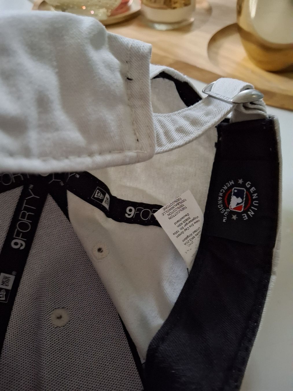 Hüte, Mützen & Caps: Casquette NY blanche – Gebraucht aus Lausanne von Cognitia 1