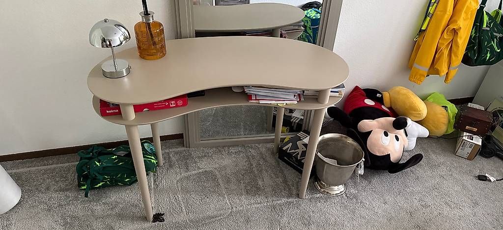 Tutte le decorazioni: Schreibtisch – Usato da Emmenbrücke venduto da streetfighter27
