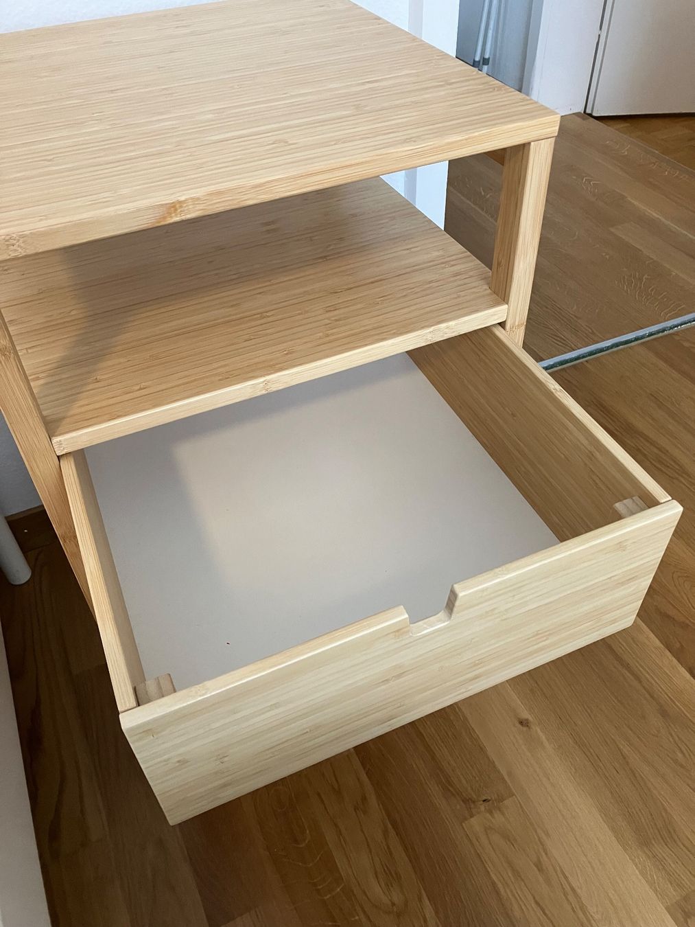 Ikea Comodini: IKEA NORDKISA Ablagetisch aus Bambus – Usato da Grabs venduto da apr9k 2