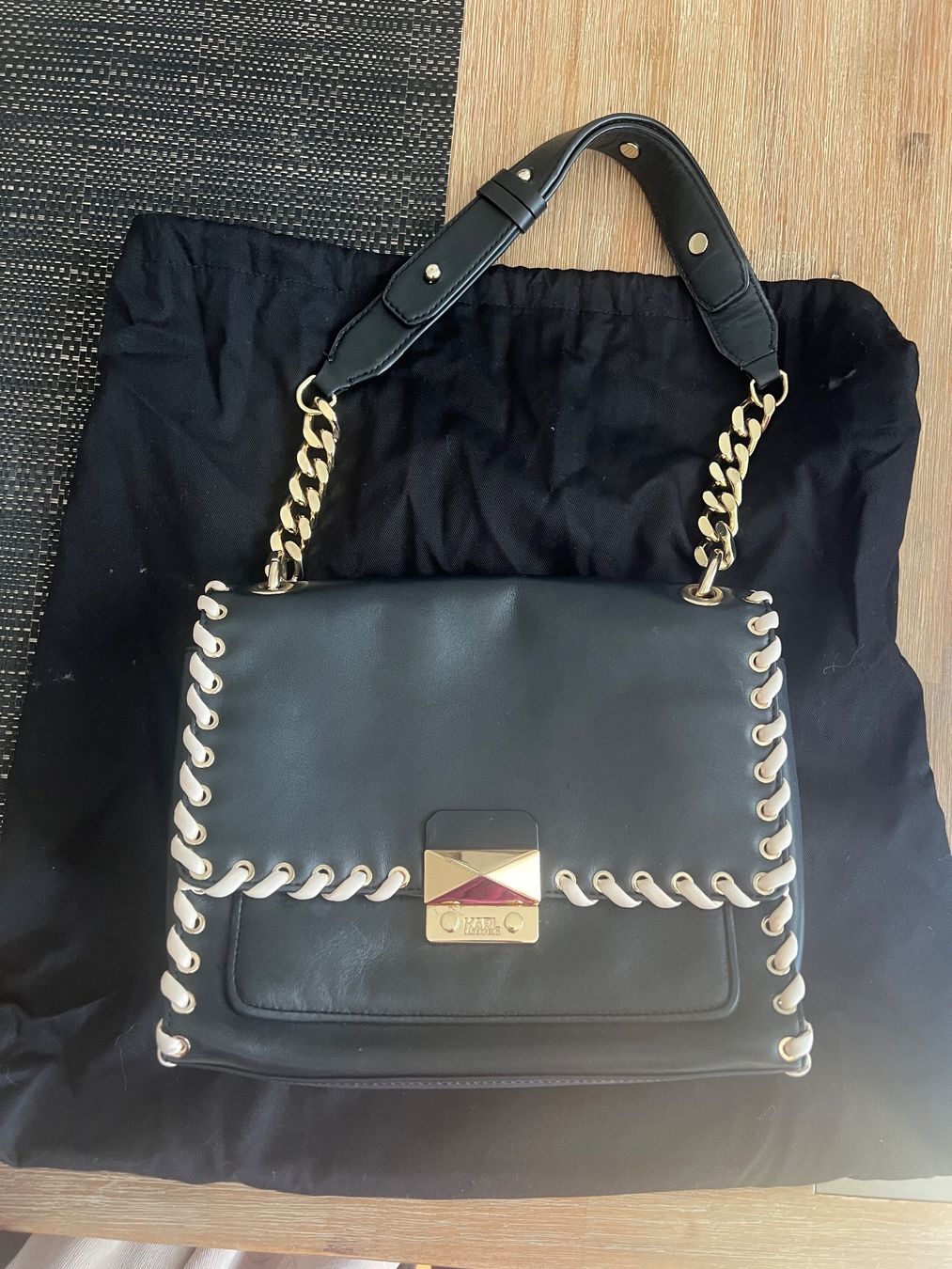 Karl Lagerfeld Taschen für Damen: Karl Lagerfeld Tasche Leder – Gebraucht aus Niederhasli von aleksandra.st 2