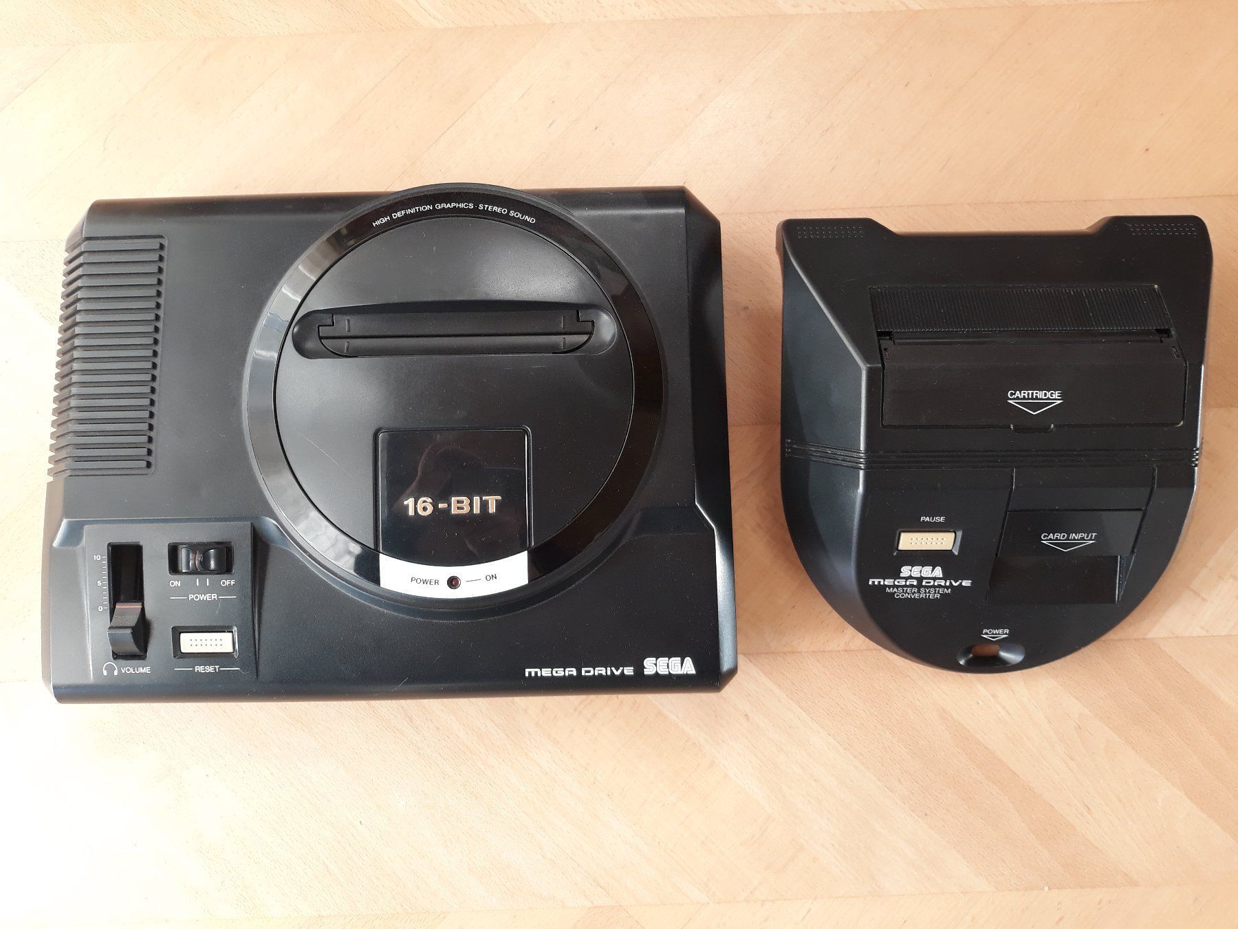 Sega Konsolen: Sega Mega Drive mit Master System Converter und 17 Games – Gebraucht aus Münsingen von Jedi909