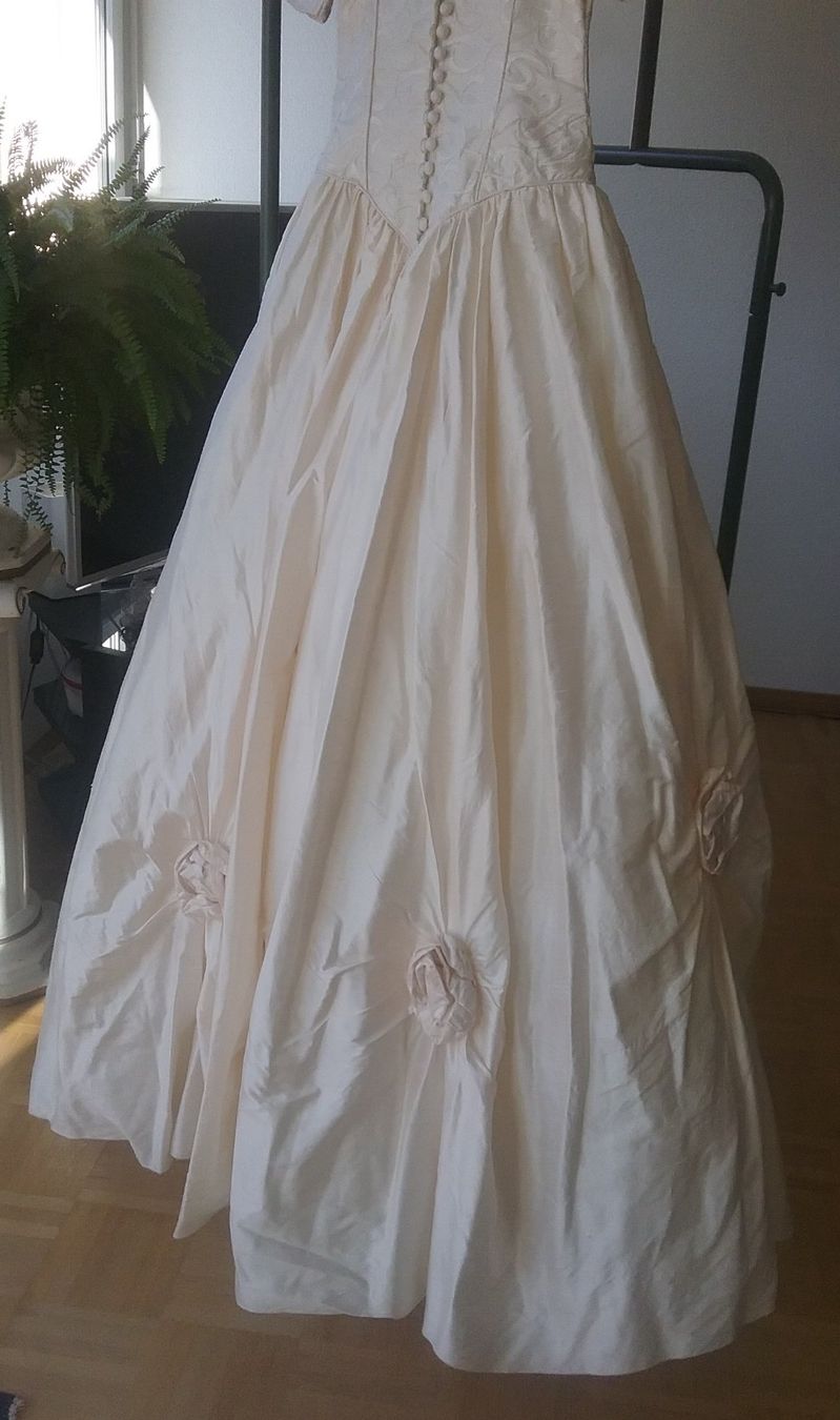 Vestiti: Brautkleid aus Rohseide – Usato da Thalwil venduto da Hcdavalanche 6