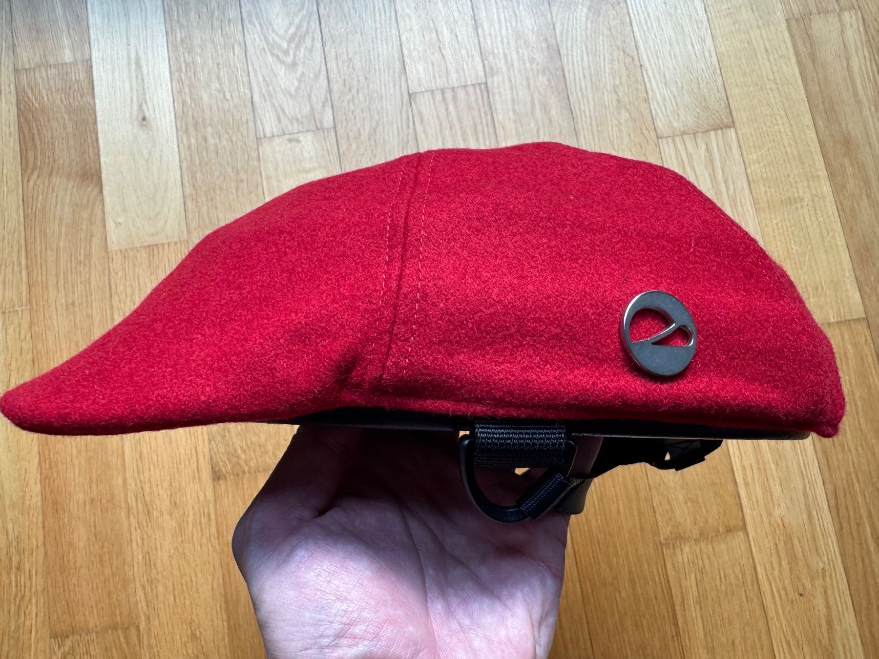Caschi: Casque vélo pliable CLOSCA – Nuovo (secondo la descrizione) da Vernayaz venduto da JackSimJack