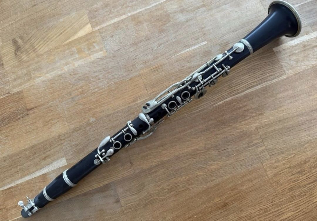 Strumenti musicali: Klarinette gebraucht. – Usato da Lachen SZ venduto da mangayummi17