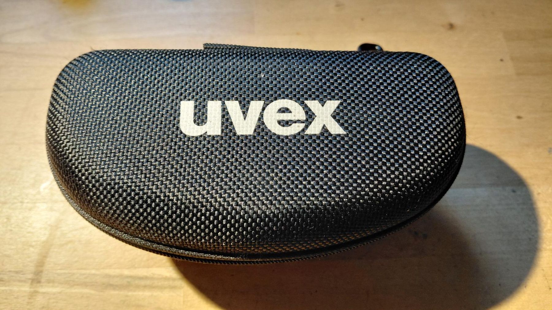 Autres vêtements & accessoires: Brillenetui Uvex – D'occasion à Gelterkinden par martinom