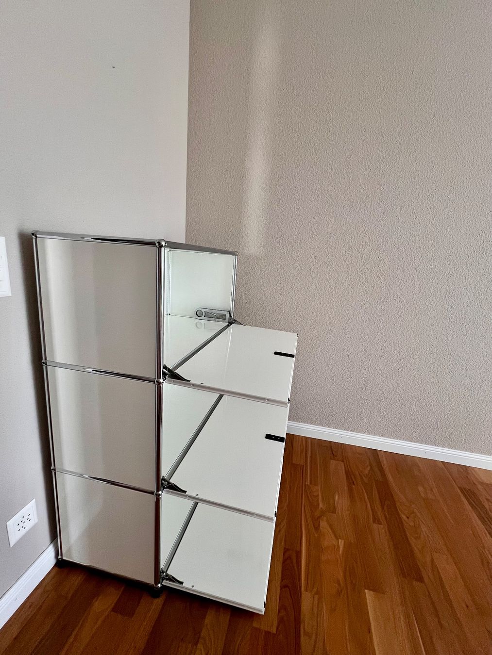 USM Regale: USM-Highboard - Sidebord aus Edestahl weiss – Gebraucht aus Buchrain von ARNA1102 1