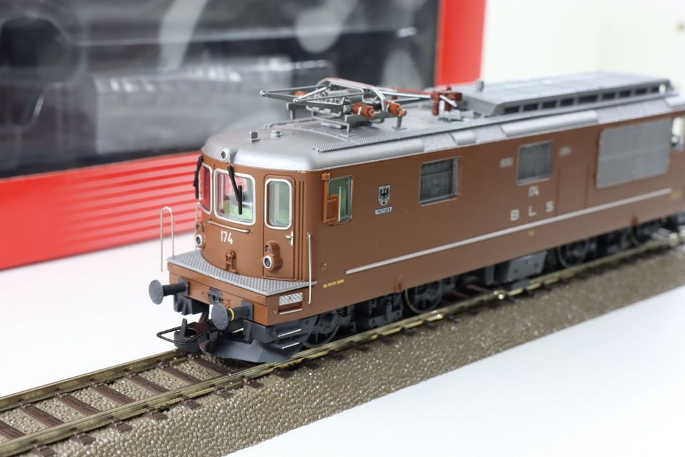 ROCO 8 ISOLATEURS Pantographes Pour Locomotive Type Bb 16000 EUR 5,00