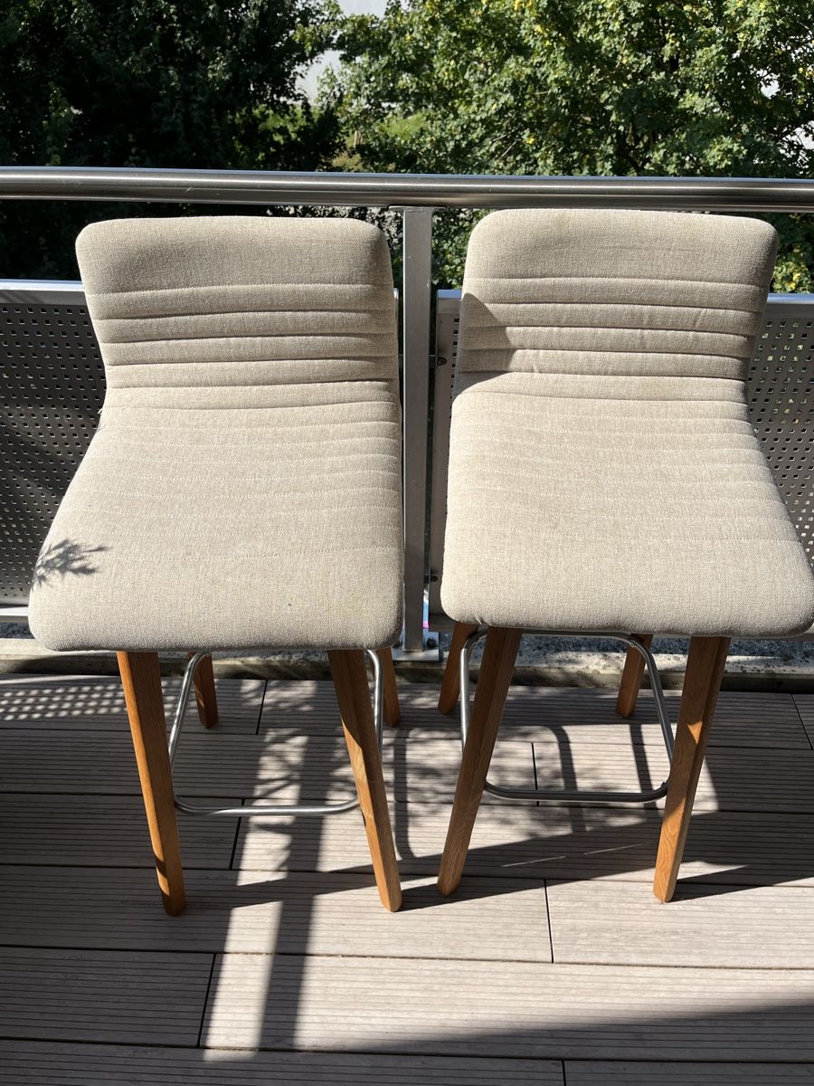 Hocker: Barhocker Stoff beige 2 Stk. leichte Flecken – Gebraucht aus Fehraltorf von yvo_7nbh