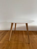 Runder Tisch, weiss mit Holzbeinen, guter Zustand
