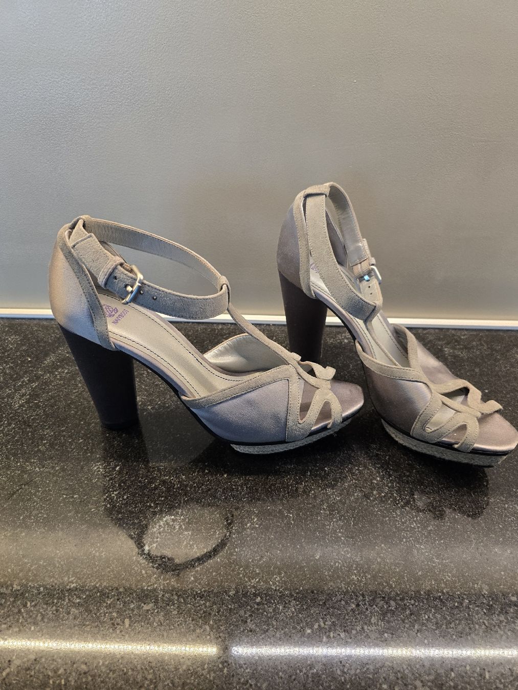 Navyboot Damenschuhe: Navyboot Sandalen silber/mauve - Grösse 38 – Gebraucht aus Hägglingen von Raff_Ella 1